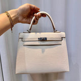  everyday bag interior and compartment view