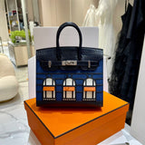  sleek carryall bag styled with outfit