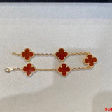 Front view of Van Cleef & Arpels unisex jewelry piece