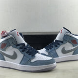 Nike classic monochrome luxury sneakers view 9 retro runner design