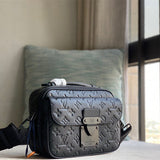  signature everyday bag detail view showing craftsmanship 8