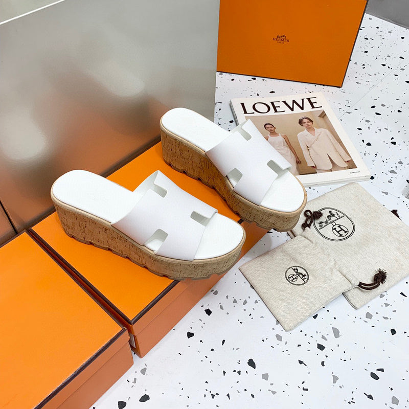 Hermès Camel Flat Thong Sandals - Detail Shot of Craftsmanship