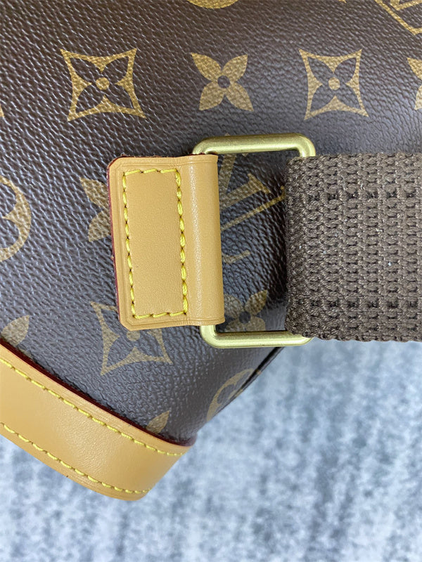  smart structured bag detail view showing craftsmanship 8