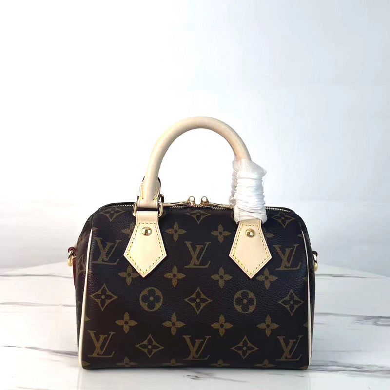 Handle and strap detail of everyday-luxe refined women's handbag – women's designer-style accessory