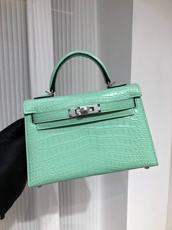 Sophisticated bag women's premium everyday handbag