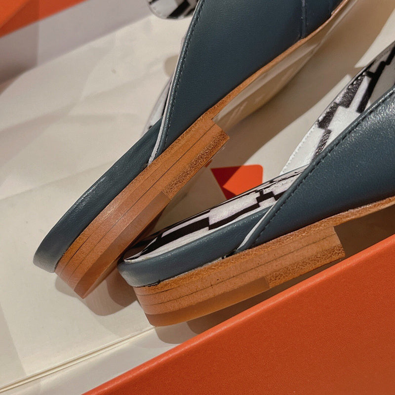 Hermes shoes Style 279 - full pair display