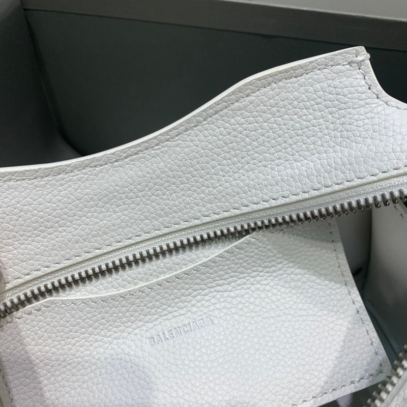 Understated Premium PU Leather Handbag - Chic Everyday Appeal | Women's Designer-Inspired Purse #317 - alternate angle view (image 8) of designer-inspired handbag