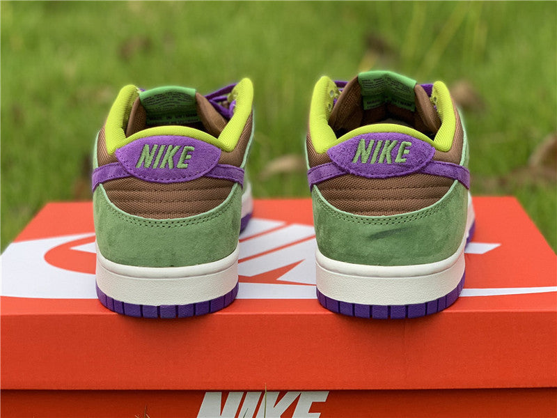 Nike Men's & Women's Designer Low-Top Shoes — Style 053 interior view