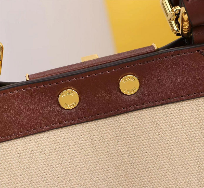 Ziva's Charm handbag – close-up view (Standard Size)