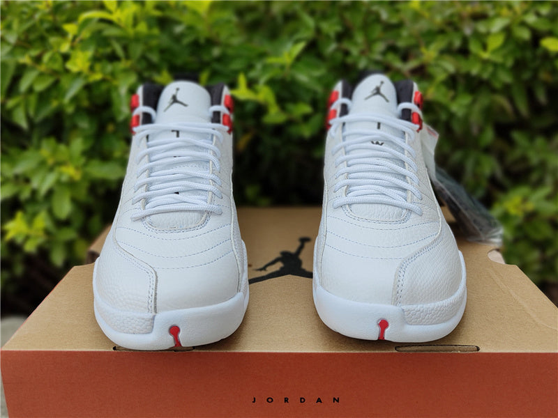 Nike Men's & Women's Designer Low-Top Shoes — Style 173 interior view