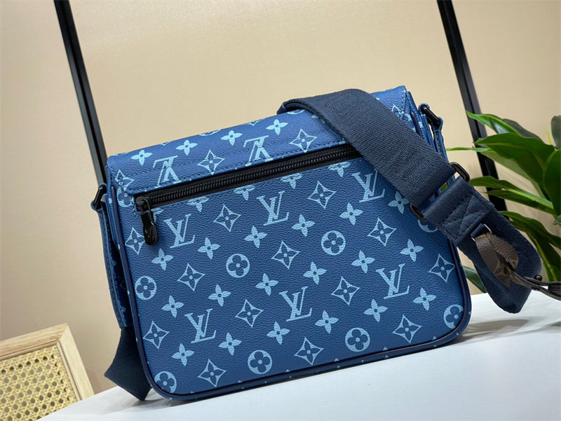  shopper bag interior and compartment view