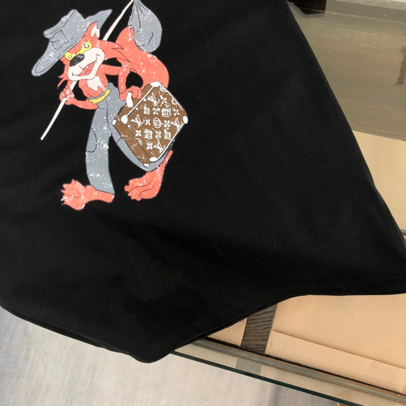 Back view of Louis Vuitton cotton t-shirt with runway-inspired design