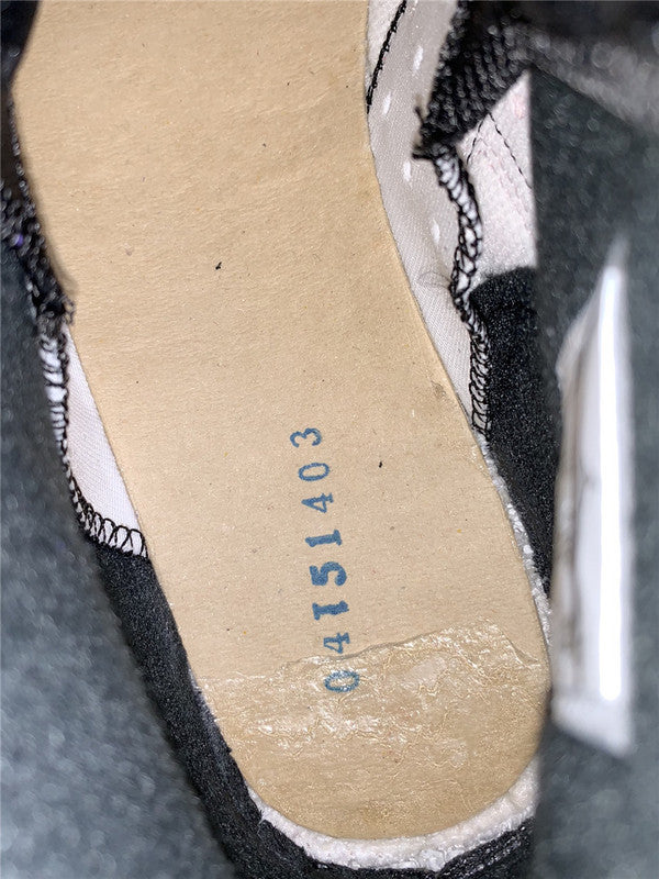 Nike Men's & Women's Designer Low-Top Shoes — Style 089 close-up view
