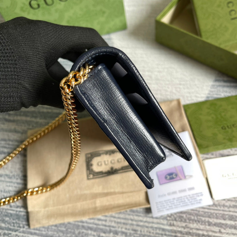 Top view of everyday-luxe modern women's handbag – women's everyday handbag