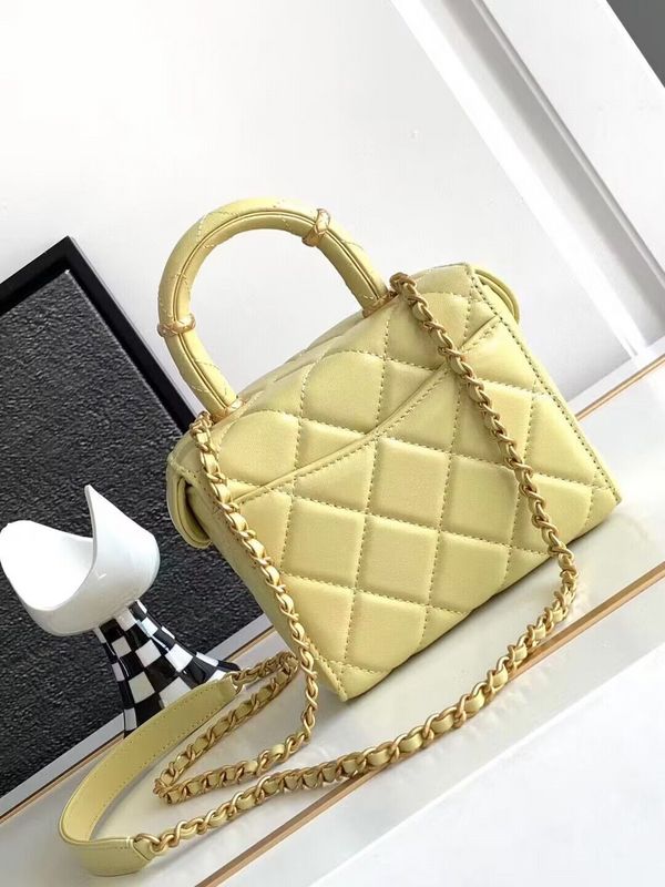 Ziva's Charm handbag – close-up view (one versatile size)
