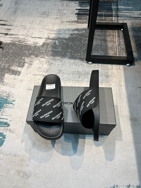 Balenciaga sandals Style 030 - packaging and accessories