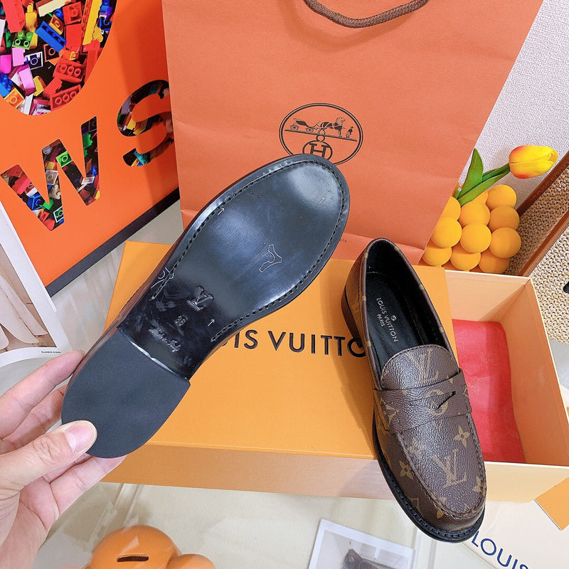 Louis Vuitton shoes Style 424 - back heel detail