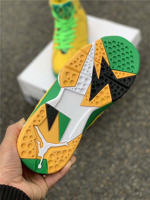 Nike Men's & Women's Designer Lifestyle Shoes — Style 032 detail view
