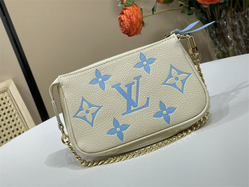  Sophisticated handbag carried on shoulder
