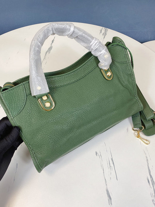 Zivas Charm Modern Minimalist Look Fashion Handbag (Refined Modern Silhouette) – Detail View