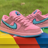 Nike Men's & Women's Premium Low-Top Trainers — Style 085 hardware detail