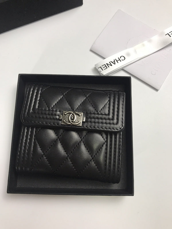 Zivas Charm Refined Structure Everyday Handbag (Thoughtfully Structured Design) – Close-Up Detail