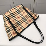 Ziva's Charm handbag – close-up view (one versatile size)