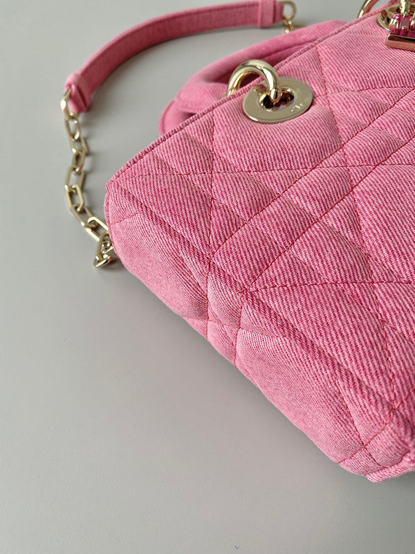 Interior view of refined elevated women's handbag – women's designer-style accessory