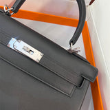  shopper bag interior and compartment view 27