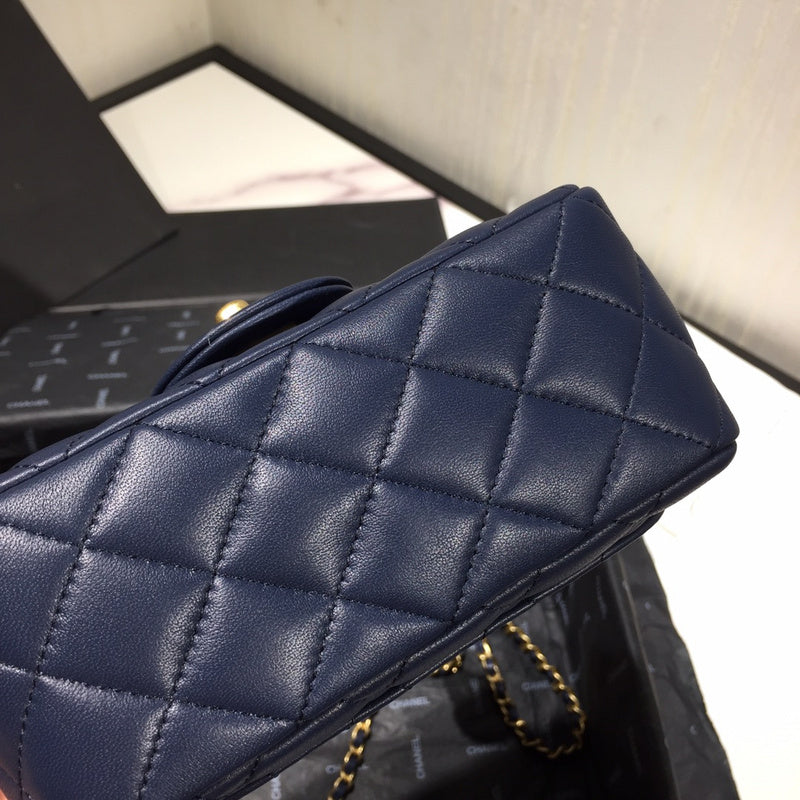 Zivas Charm Contemporary Flair Fashion Handbag (Refined Practical Design) – Close-Up Detail