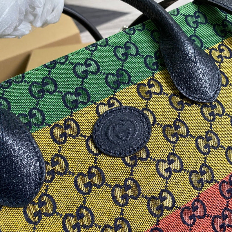 Handle and strap detail of premium everyday-luxe women's handbag – women's statement bag