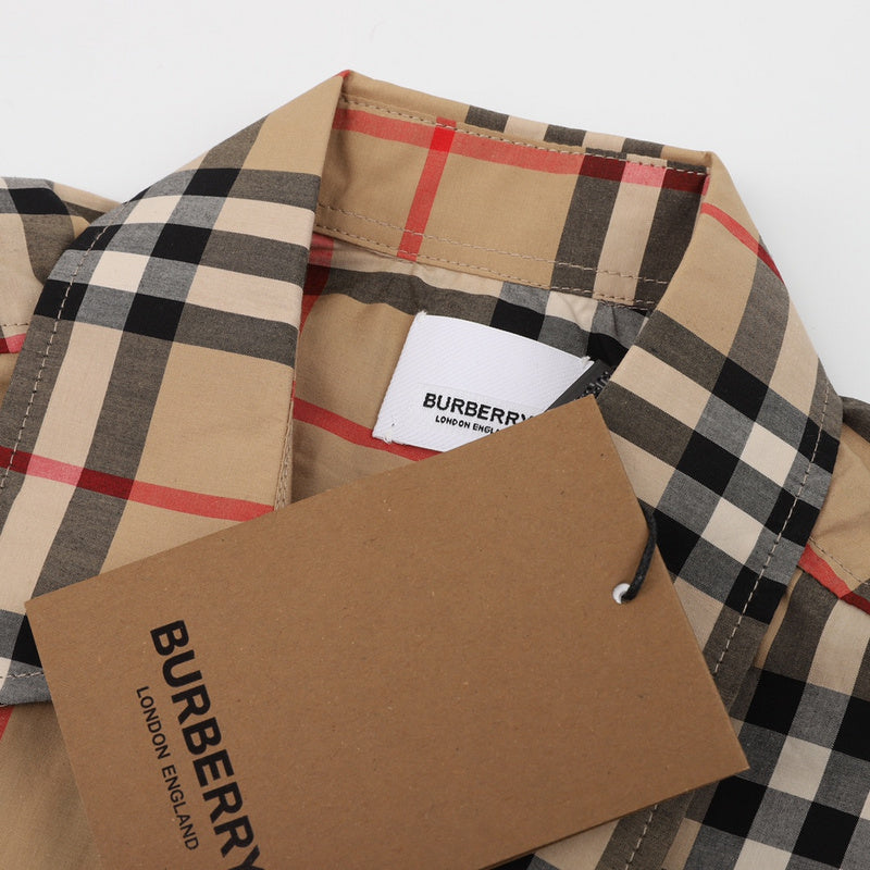 Side profile view of Burberry luxury piece style No.025