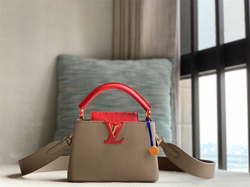  shopper bag interior and compartment view