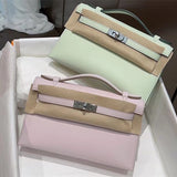  Streamlined shoulder bag carried on shoulder