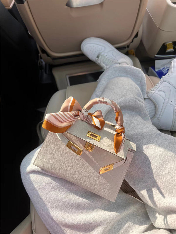  versatile structured bag styled with outfit 18
