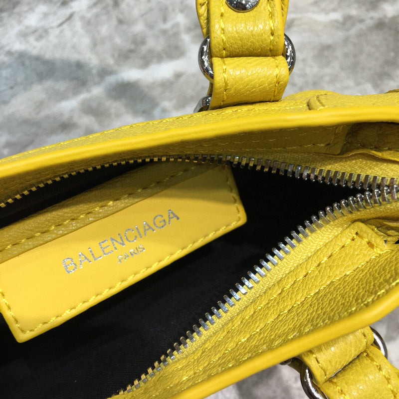 Modern Premium PU Leather Handbag - Chic Everyday Appeal | Women's Premium Handbag #681 - texture close-up (image 9) of designer-inspired handbag
