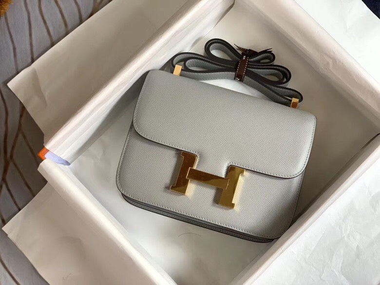  Chic handbag front view 7