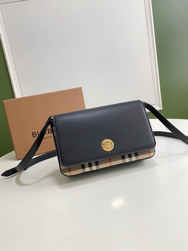 Ziva's Charm handbag – front view (one versatile size)