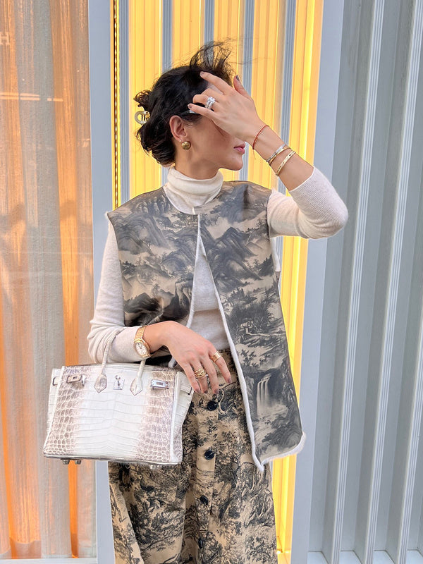 Streamlined bag shown from front angle
