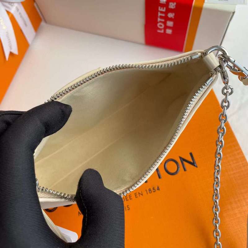 Side profile of signature modern women's handbag – women's statement bag