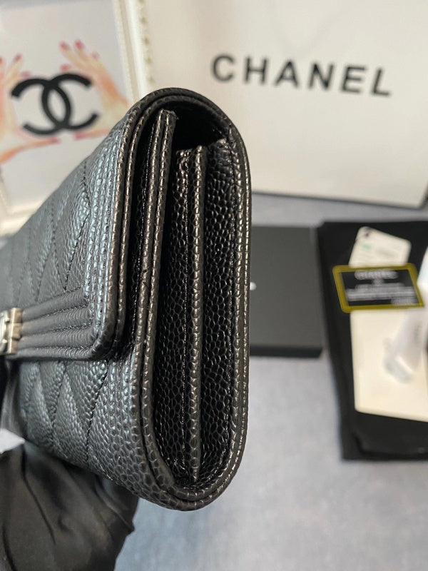  women's handbag, versatile design, view 4