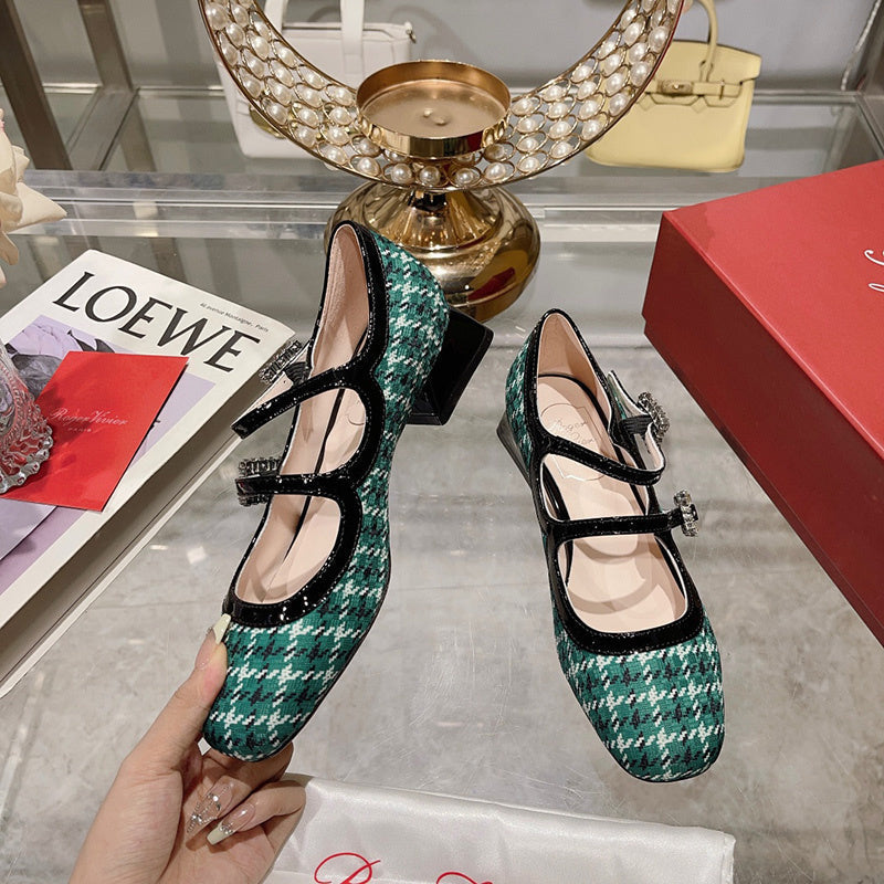 Back view of Roger Vivier luxury piece style No.101