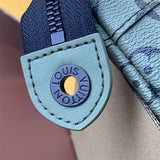  Modern handbag carried on shoulder 10