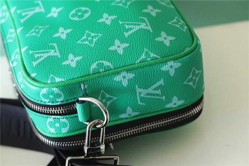  versatile structured bag detail view showing craftsmanship 20