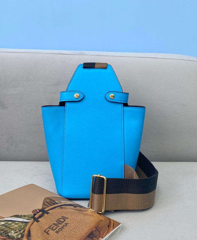 Ziva's Charm handbag – detail view (12cm*10cm*19cm)