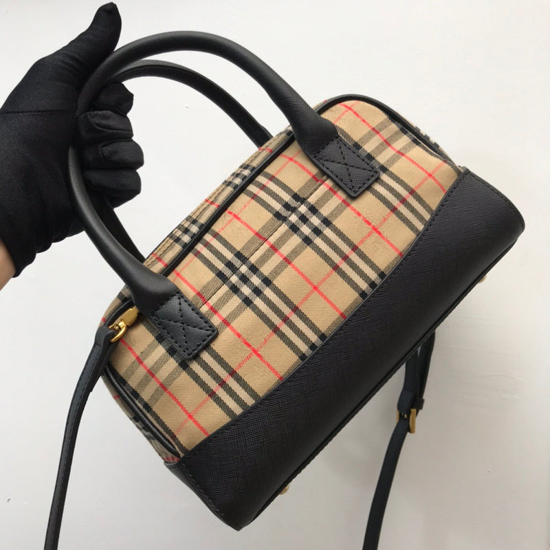 Ziva's Charm handbag – interior view (one versatile size)