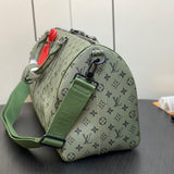  sleek crossbody bag detail view showing craftsmanship 8