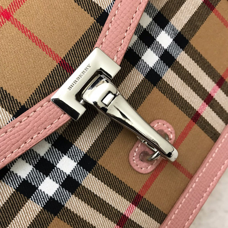 Ziva's Charm handbag – close-up view (one versatile size)