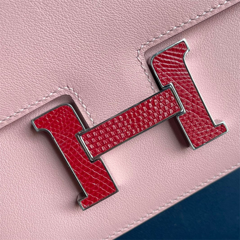 Close-up detail of streamlined bag design
