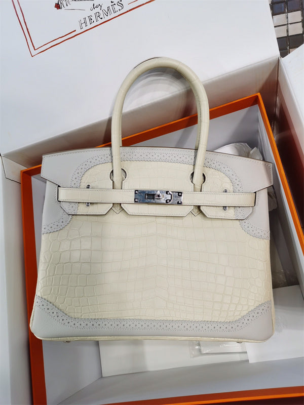  Curated structured bag front view
